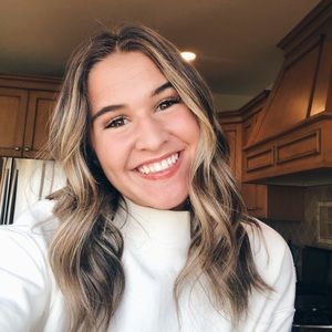 Meet your Posher, Melina